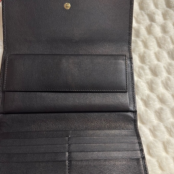 Gucci Wallet 257303-Authentic-Great Used Condition - Picture 3 of 11